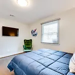 Pet-Friendly Home About 6 Mi To Downtown Atlanta!