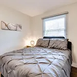 Pet-Friendly Home About 6 Mi To Downtown Atlanta!